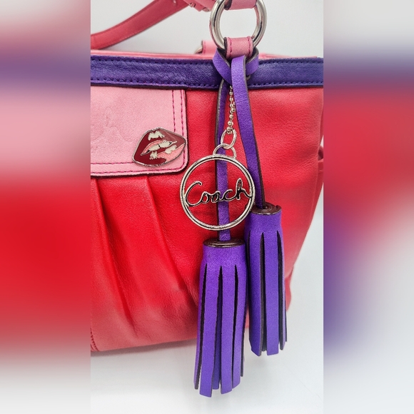 Coach East West Gallery Pleated Leather shoulder bag w/ Lips & Ru Paul charms - Picture 15 of 17